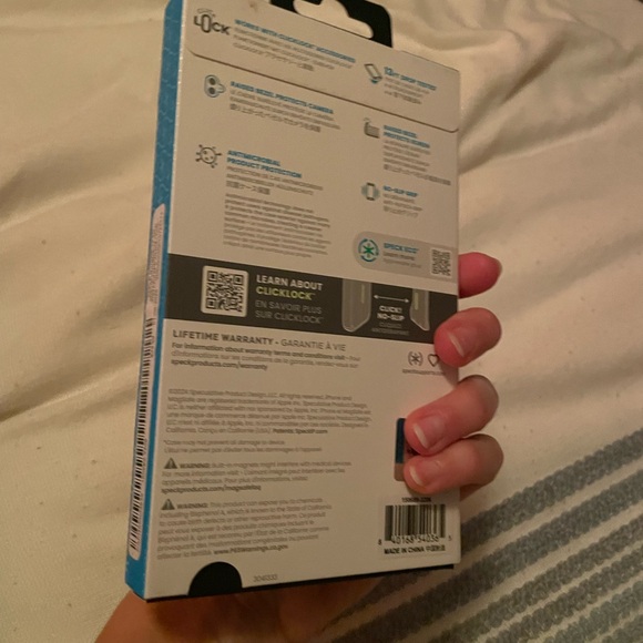 Speck Presidio2 Grip Case for Apple iPhone 16 - Picture 4 of 4